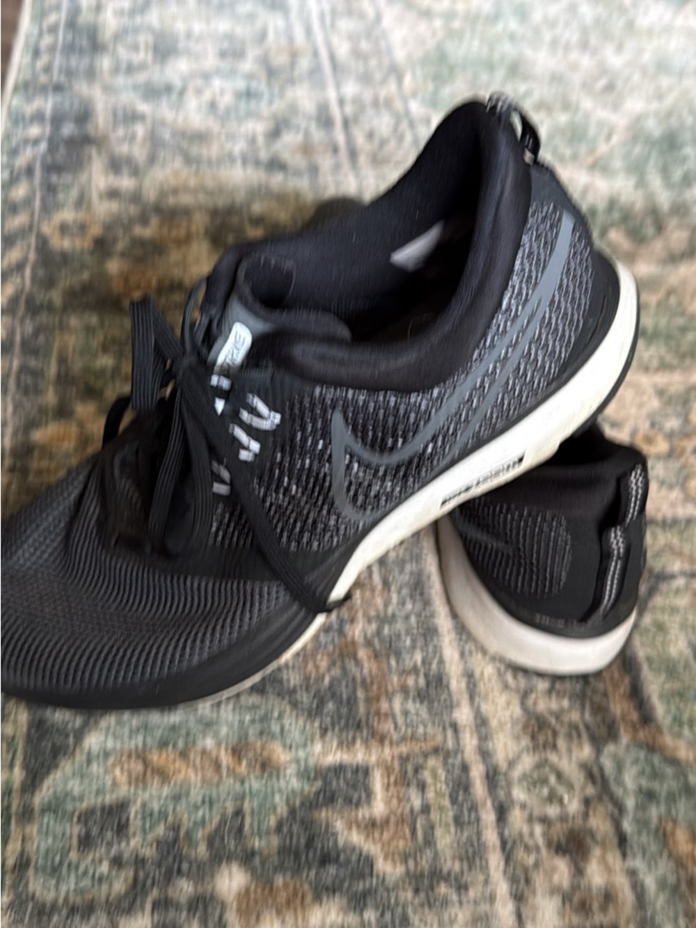 Nike Air Zoom Pegasus 34 Gray & Black Athletic Shoes